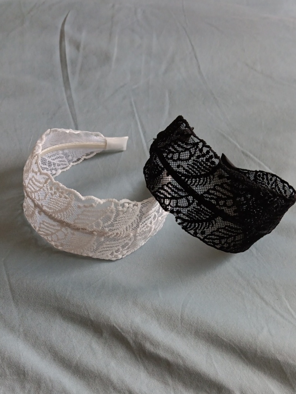 SHEIN Lace Padded Headband Duo - White & Black